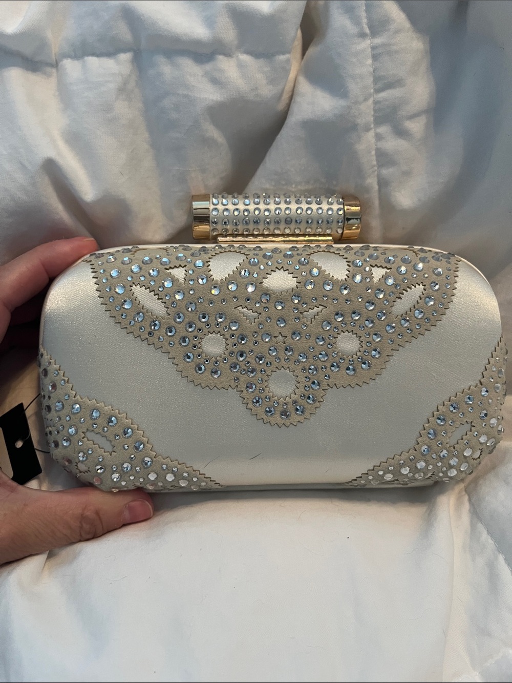 BADGLEY MISCHKA ELEGANT Ivory Crystal-Embellished Women's Clutch